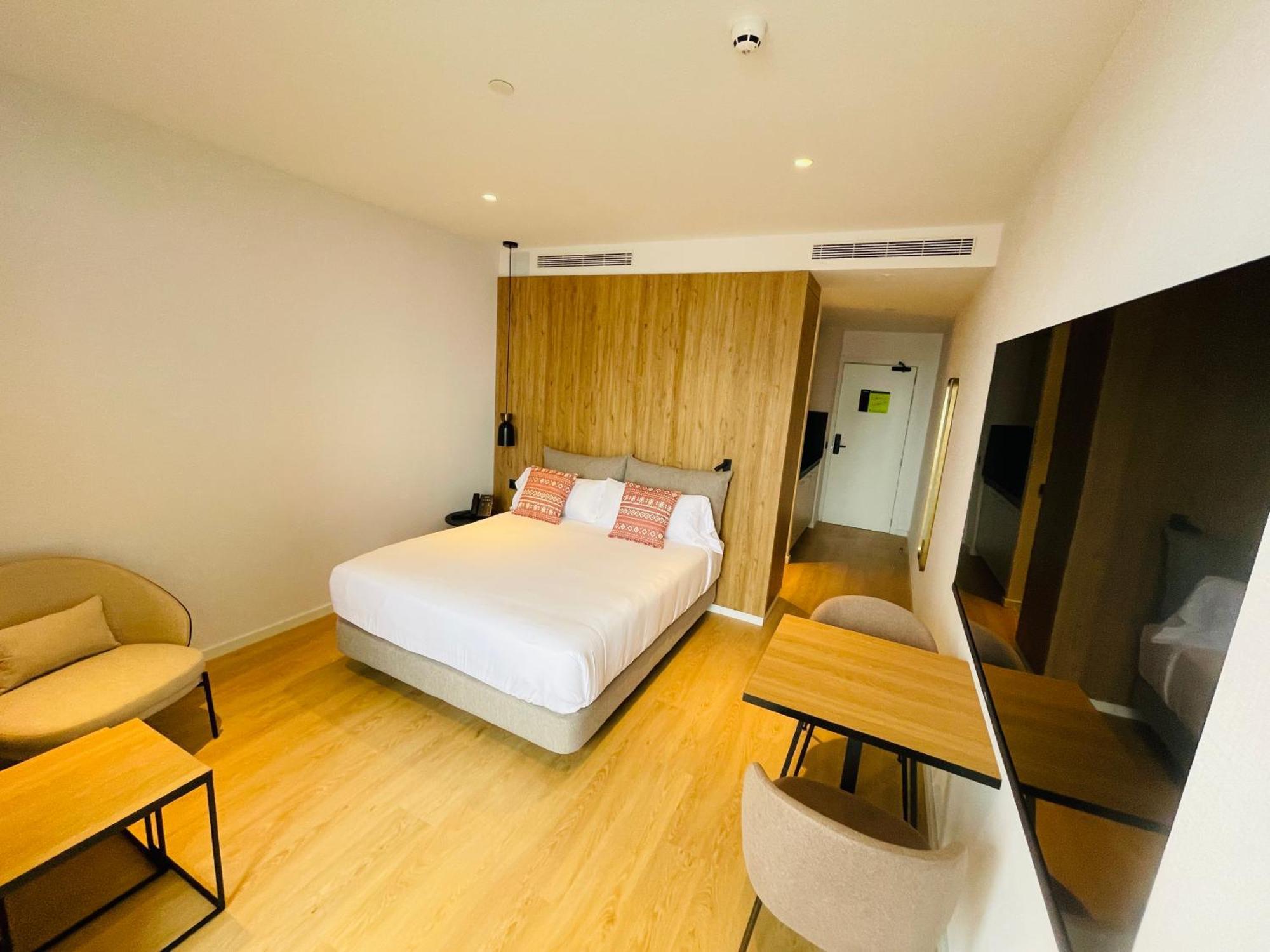 Tembo Barcelona Hotel Сант Адриа де Бесос Екстериор снимка